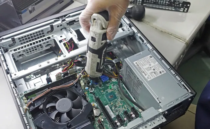 パーツ交換・外観検査・動作確認